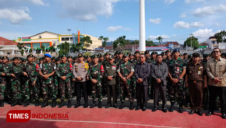 Bupati-Majalengka-Melepas-450-Prajurit-Yonif-Raider-321-b.jpg