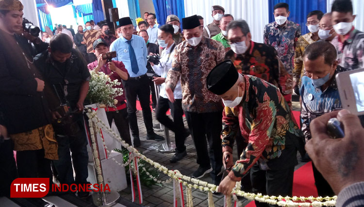 Bupati-Sanusi-a.jpg