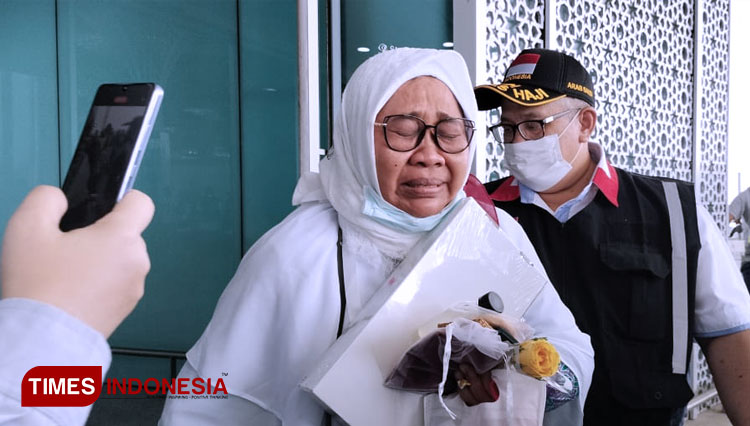Kedatangan JCH Indonesia kloter pertama di Arab Saudi. (Foto: Yatimul Ainun/TIMES Indonesia)