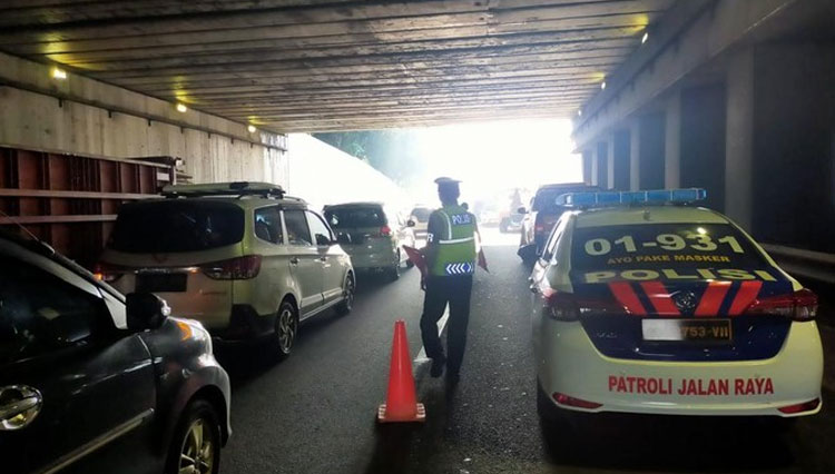 Empat Mobil Terlibat Kecelakaan Beruntun di Tol JORR KM 38.800 Jatiwarna arah Cikunir Jakarta