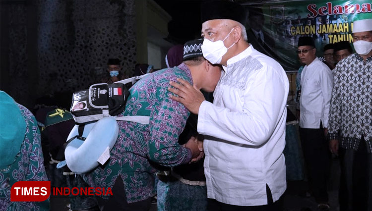Terbagi Tiga Kloter, 794 JCH Kabupaten Malang Berangkat ke Tanah Suci