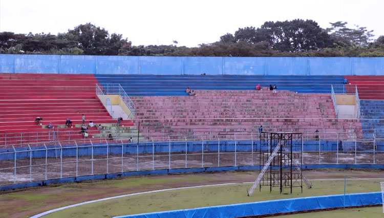 Sambut Piala Presiden, Tribun Stadion Kanjuruhan Dicat Ulang Warna Ala PSG