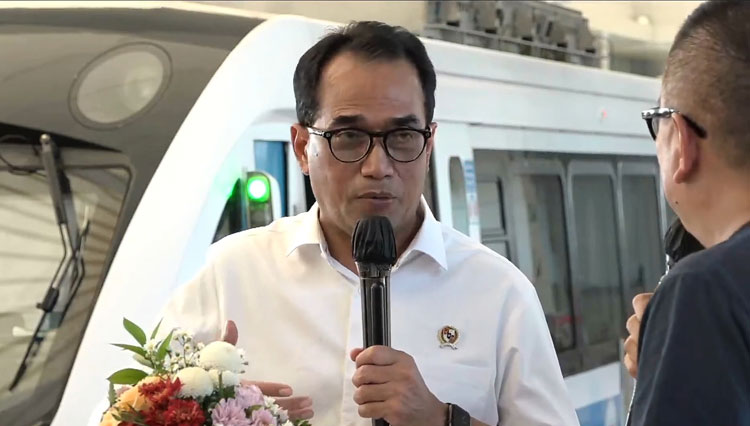 Luncurkan 'New Oplet Musi Emas', Menhub RI: Naiklah Angkot Agar Palembang Tidak Macet