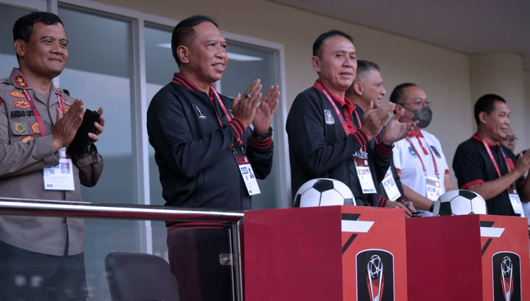 Buka Piala Presiden 2022, Menpora Amali Sampaikan Salam Hangat Presiden Jokowi kepada Penonton