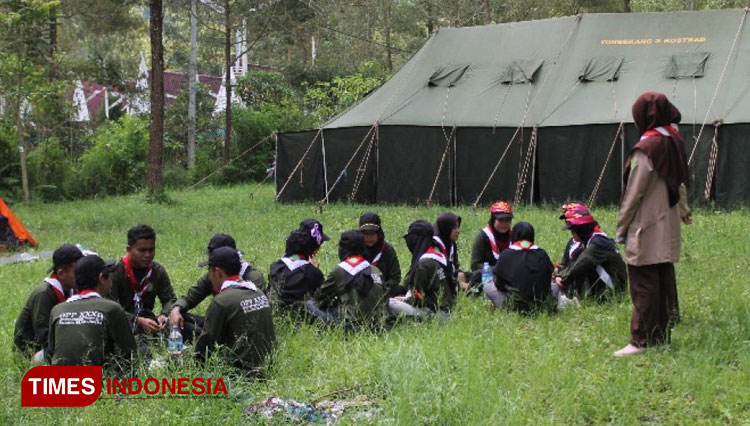 Salah satu kegiatan OPP Lapangan UKM Gerakan Pramuka Unisma dilaksanakan di Coban Talun, Batu. (FOTO: AJP TIMES Indonesia)