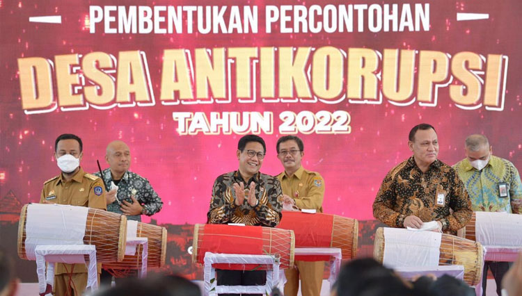 Menteri Desa Pembangungan Daerah Tertinggal dan Transmigrasi (PDTT), Abdul Halim Iskandar didampingi Firli Bahuri (Foto: Kemendes for TIMES Indonesia)