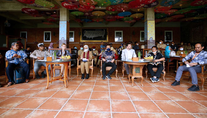 UNESCO Assessors' Experiences During Their Visit to Ijen Geopark