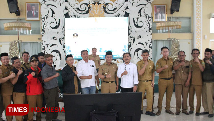 Bupati-Dadang-a.jpg