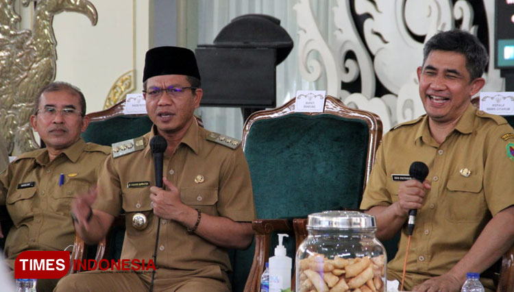 Rakor irigasi bersama BBWS, Dinas PUTR Kab Bandung dan para kades, di Rumah Dinas Bupati Bandung, Selasa (14/6/2022). (Foto: Iwa/TIMES Indonesia