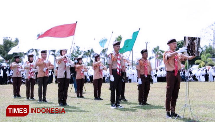 Sekolah-Harus-Berani-Tunjukkan-Identitas.jpg