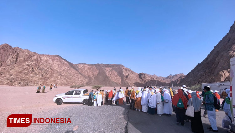 Jabal Magnet, salah satu lokasi wisata yang dapat dikunjungi JCH Indonesia.