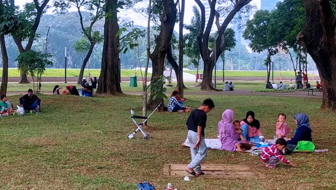 Ramai Pengunjung, Inilah Suasana Monas Saat Dibuka Untuk Umum - TIMES ...