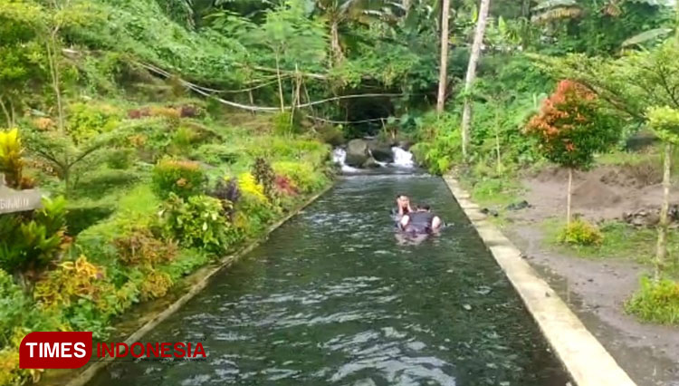 The nice emerald green water of Situ Ciranca pool, Teja, Majalengka. (Photo: Herik Diana/TIMES Indonesia) 