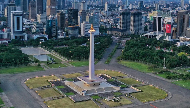 Monumen Nasional (Monas) kini kembali dibuka setelah dua tahun ditutup akibat pandemi Covid-19. (FOTO: Instagram @pakindro)