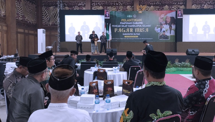 Ketum Pagar Nusa Nabil Haroen memberikan pengarahan kepada ratusan pendekar di Blitar, Minggu (19/6/2022).
