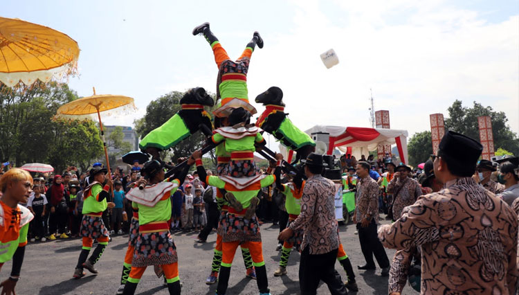 Pawai-Taaruf-MTQ.jpg