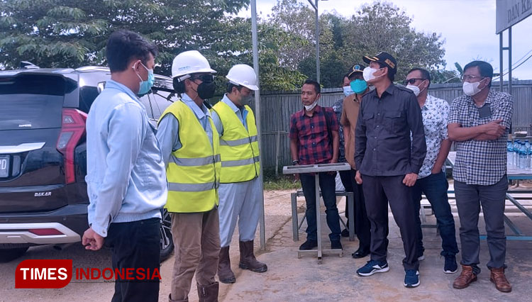 M-Burhanuddin-bersama-jajarannya-2.jpg