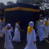Sambut Momen Haji 2022, SDIT Ahmad Yani Malang Gelar Manasik Haji