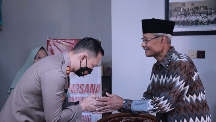 Sambut HUT ke 76-Bhayangkara Kapolres Malang Silaturahmi ke Purnawirawan Polri
