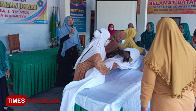 Dosen UNIPMA Madiun Beri Pelatihan Pemulasaraan Jenazah bagi Masyarakat Desa Sidomulyo