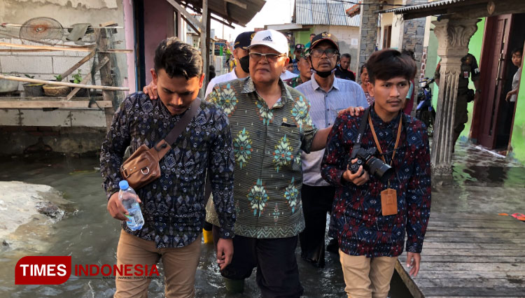 Dedi Wahidi Akan Bangun Tembok Laut di Eretan Indramayu untuk Atasi Banjir Rob