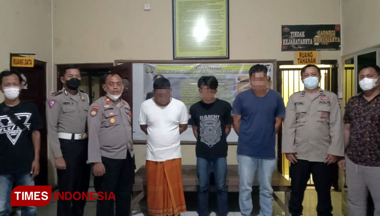 Para pelaku pencurian burung koleksi Maharani Zoo dan Goa Lamongan, yang telah diamankan pihak kepolisian. (FOTO: Polres Lamongan for TIMES Indonesia)