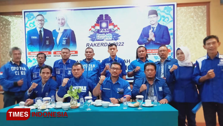 Konferensi pers DPD PAN Kota Cirebon usai pelaksanaan Rakerda. (Foto. Muslimin/TIMES Indonesia)