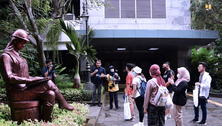 Green building kantor pusat Kementerian PUPR RI di Jakarta kini jadi destinasi wisata (FOTO: Biro Komunikasi Publik Kementerian PUPR RI)