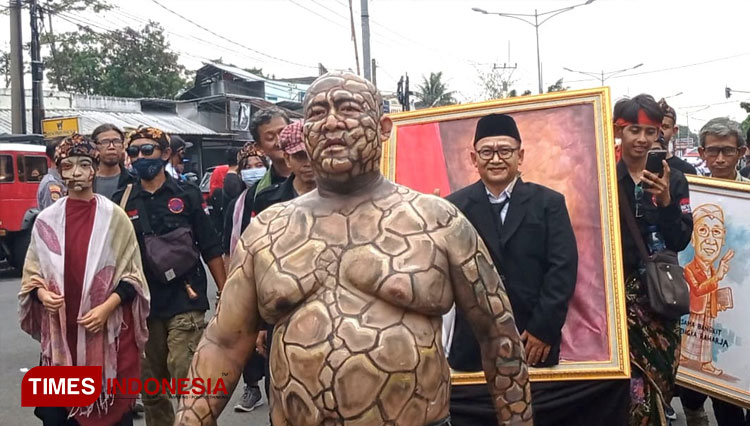 Meriahkan Kirab Budaya Majalengka, Peka Tampilkan Seni Body Painting dan Batik Natural