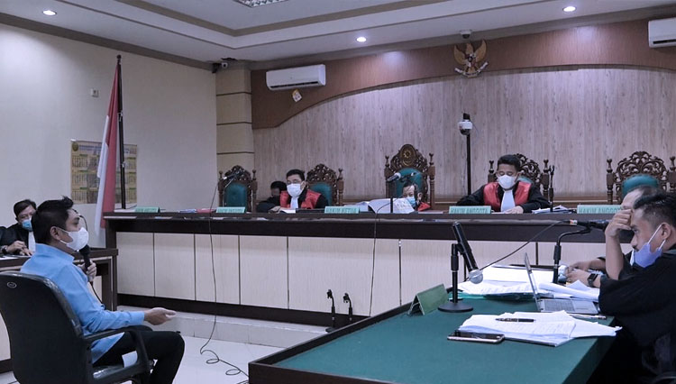 Mardani H Maming saat menjadi saksi persidangan dugaan suap IUP Tanah Bumbu di Pengadilan Tipikor Banjarmasin, Senin (25/4/2022).