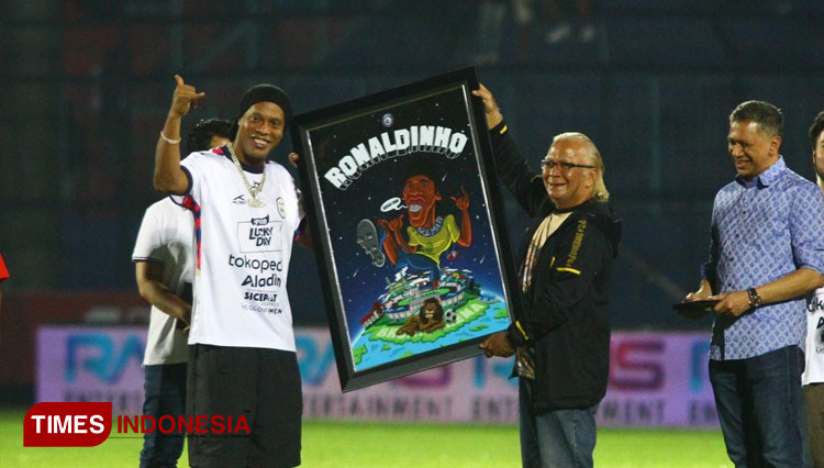 Persik-Ronaldinho-3.jpg