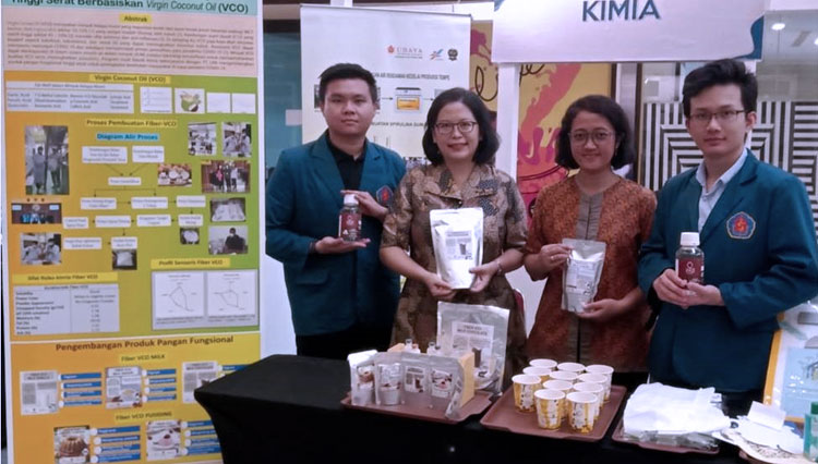 Dosen Ubaya Berhasil Ciptakan Minuman Menyehatkan Berbasis VCO
