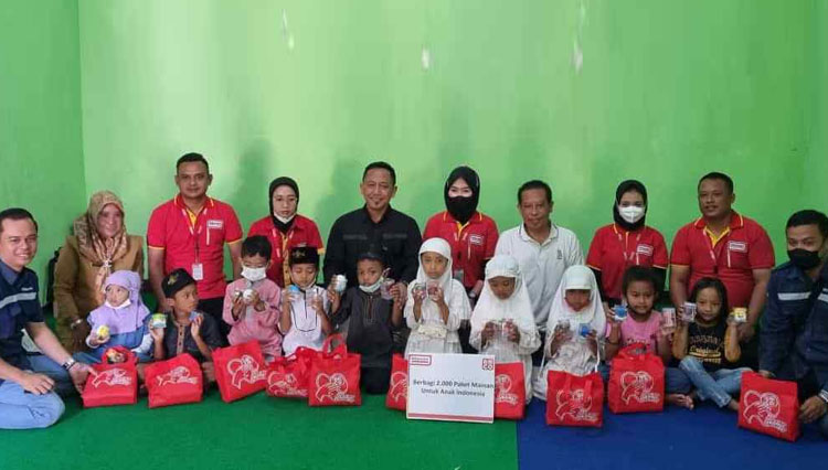 Alfamart dan EMCO Toys Bagikan 2.000 Paket Mainan untuk Anak Indonesia