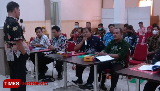 Arsiparis-Mahir-Dinas-Arpusda-Lamongan-Agus-Bukhori-b.jpg
