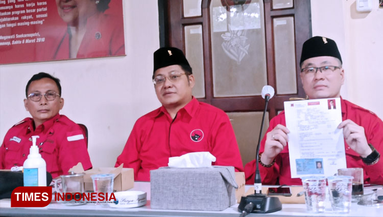 (kiri-kanan) Tri Widianto, Ronny Mustamu, dan Frangky Chandra Hardjonagoro, Kamis (30/6/2022). (FOTO: Lely Yuana/TIMES Indonesia) 