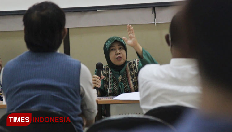 Pakar Hukum Perbankan Universitas Airlangga Surabaya, Dr. Nurwahjuni, S.H., M.H. (Foto: Lely Yuana/TIMES Indonesia) 