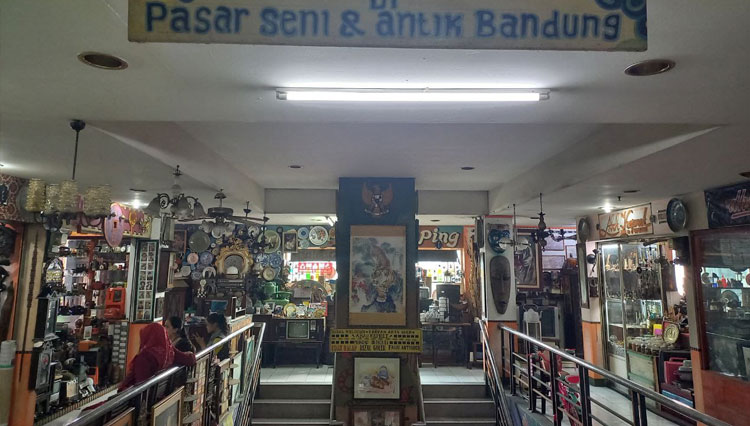Pasar Antik Cikapundung di Jalan ABC Blok U-1, Braga, Sumurbandung, Kota Bandung. (Foto: Diskominfo for TIMES Indonesia)