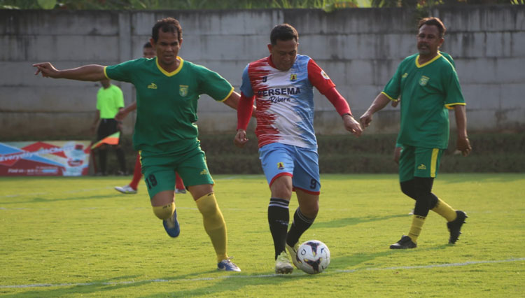 Laga 'Legend' Persebaya vs Persema Warnai Soft Opening ARG Soccer Field Polbangtan Malang