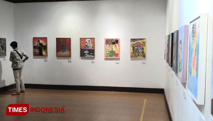 Suasana-pameran-seni-di-Galery-Raos-a.jpg