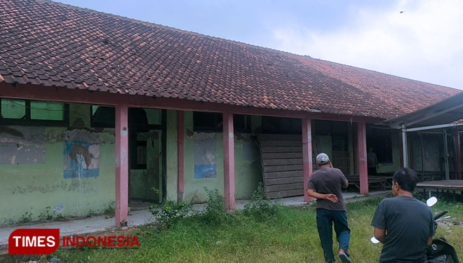 Tak Dipakai dan Digunakan Asusila, Bangunan SD di Majalengka ini Minta Dirobohkan
