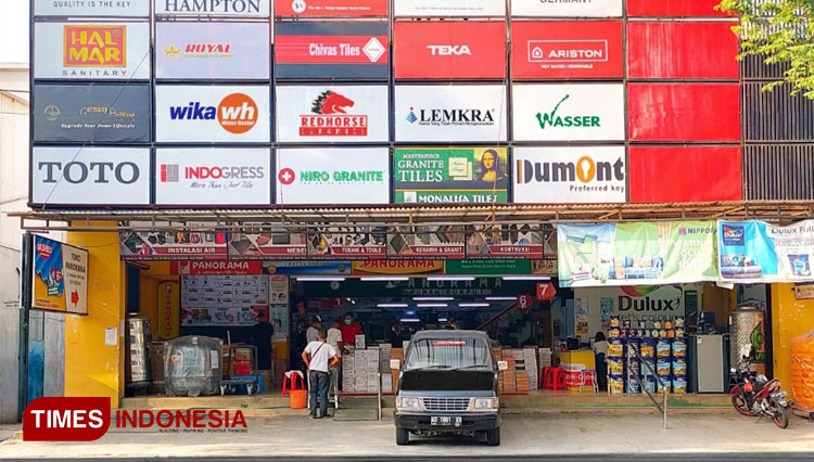 TB Panorama memberikan gratis pemasangan alat rumah tangga. (FOTO: Wahyu Metasari/TIMES Indonesia)