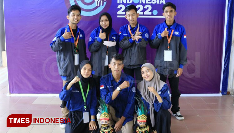 Tim Robotika Universitas Ahmad Dahlan (UAD) divisi KRSTI meraih Juara III pada ajang Kontes Robot Indonesia 2022 di ITS Surabaya. (FOTO AJP/TIMES Indonesia). (FOTO: AJP TIMES Indonesia)