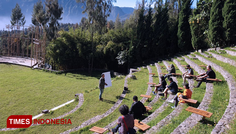 Belajar-fotografi-di-Padepokan-Fotografi-Bromo.jpg