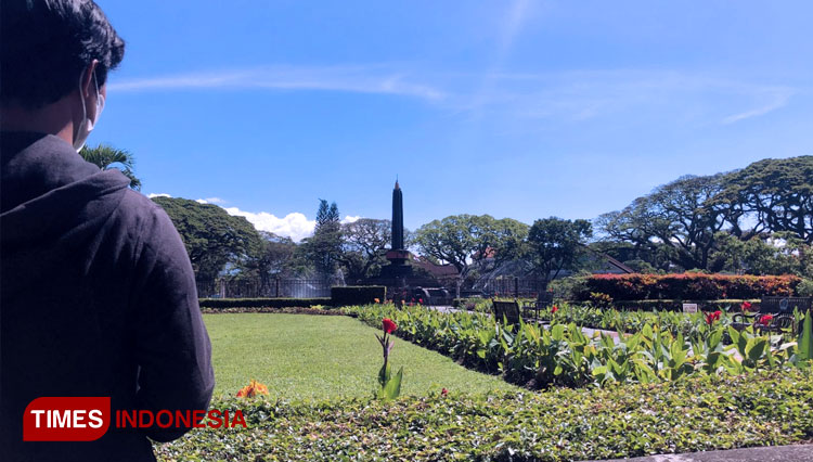 Tembok-Alun-Alun-Tugu-Malang-2.jpg