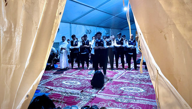 Suasana di Arafah, jelang jemaah akan wukuf di Arafa. Para petugas sudah siap siaga di Arafah untuk melayani tamu Allah. (Foto: MCH 2022/TIMES Indonesia)