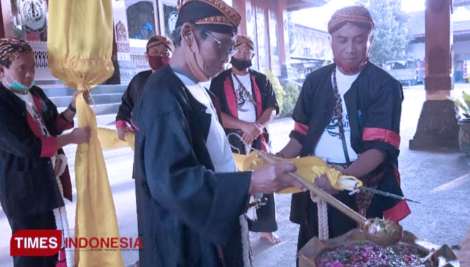 Makna di Balik Tradisi Jamasan Pusaka Menjelang Bulan Suro di Ponorogo