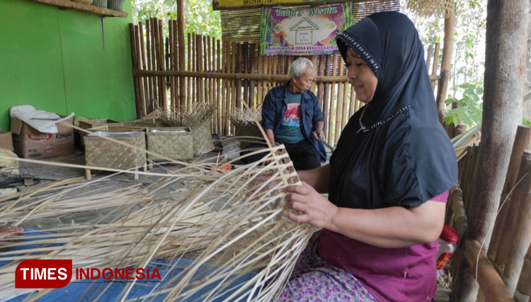 Anyaman-Bambu-Blora-2.jpg