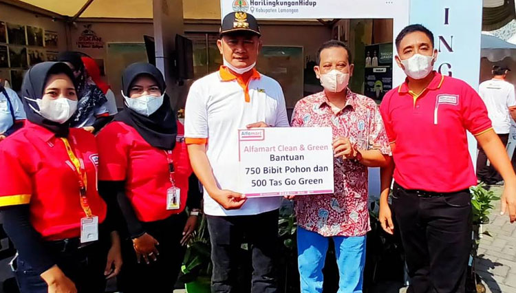 Dukung LGC, Alfamart Sumbang 750 Bibit Tanaman dan 500 Tas Go Green