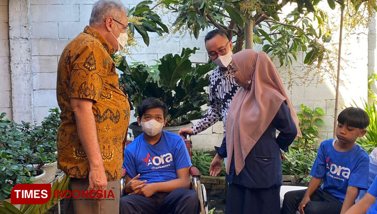 Komisaris-Independen-PLN-Alex-Iskandar-Munaf-a.jpg