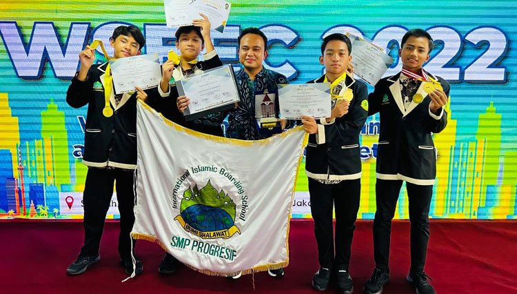 Selamat! Tim SMP Progresif Bumi Shalawat Jatim Juarai Ajang WSEEC UI